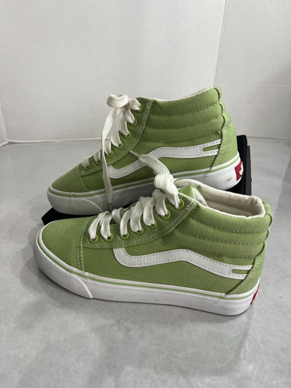 NEW YIBU Green White Canvas High Top Skate Sneakers EU 35 Streetwear - Picture 7 of 11